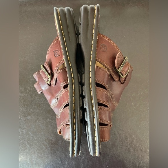 Born Leather sandals in a size 9 slip on slide on brown leather walking dresses - Picture 7 of 17